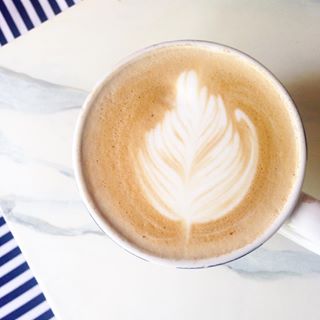 The hubby has mad making latte skills! @damienthepious #lattesfordays #lattes #marriedakeeper #coffeelover